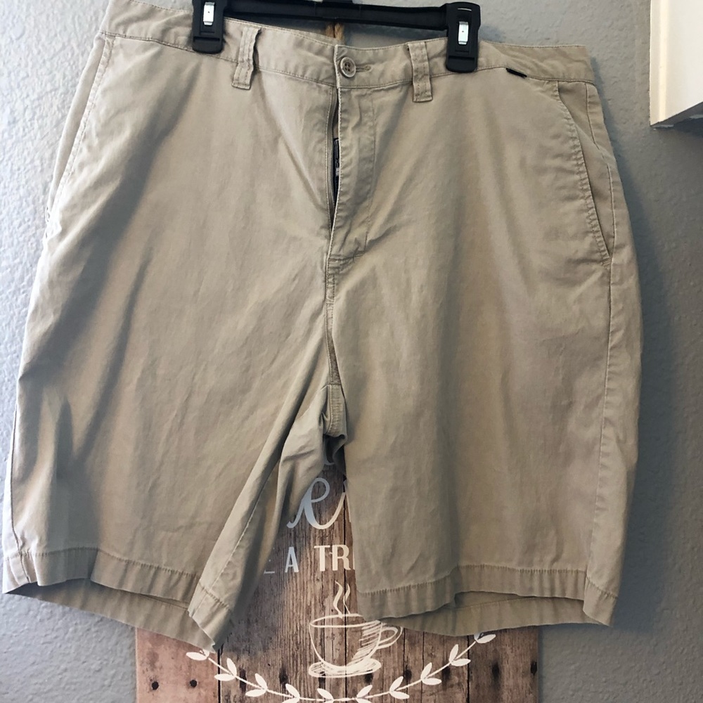 Travis Matthew golf shorts